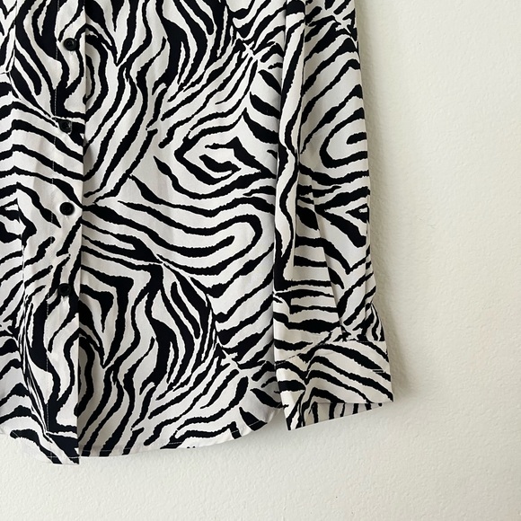 Zebra Button Down Dress - Picture 3 of 10
